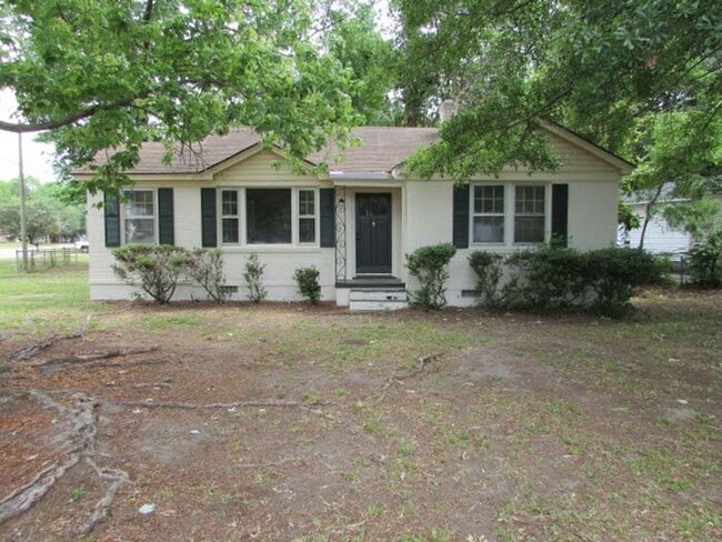 Building Photo - Freshly Updated 3 Bedroom Home
