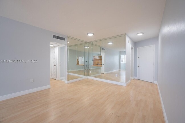 Photo - 1651 NE Miami Gardens Dr Unit 204