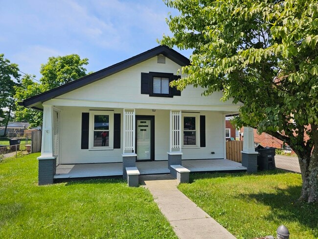 Building Photo - 2407 E Center St Rental