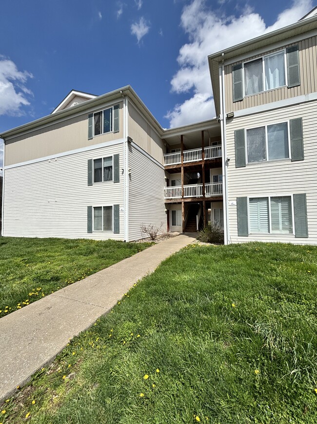 Building Photo - 1101 University Commons Dr