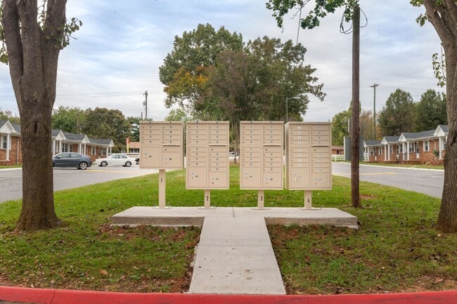 Photo - College Road Apartments