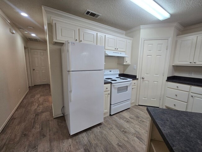 Photo - 3110 111th St Unidad B