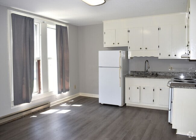 Building Photo - Newly Renovated 1 Bed/1 Bath Quadplex in C... Rental