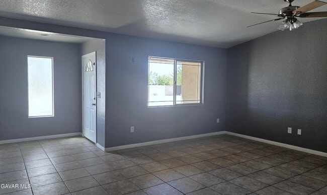 Photo - 10648 Peach Ave