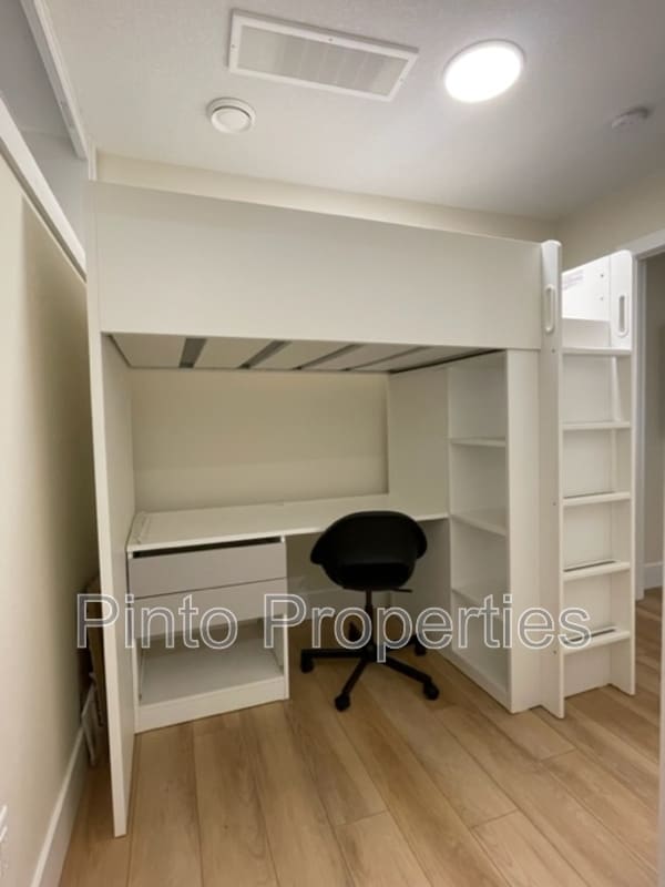 Photo - 8717-8110 110 St NW