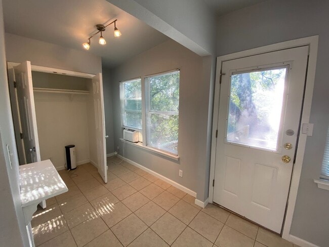 Photo - 2830 San Gabriel St Unit B