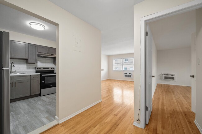 Photo - 34 E 32nd St Unit B2