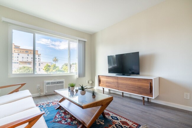 Photo - The Harvard Hideaway