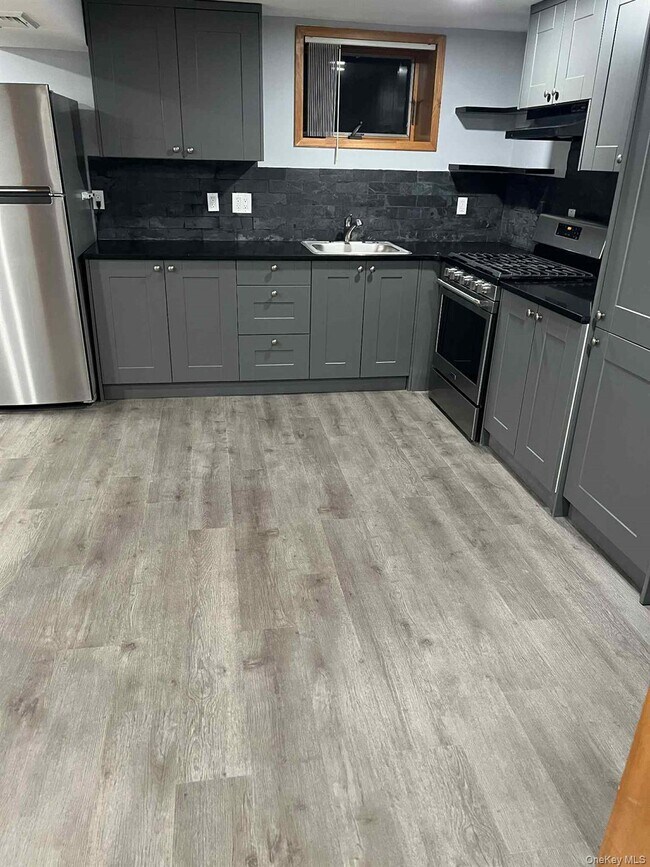 Photo - 27 Blydenburgh Rd