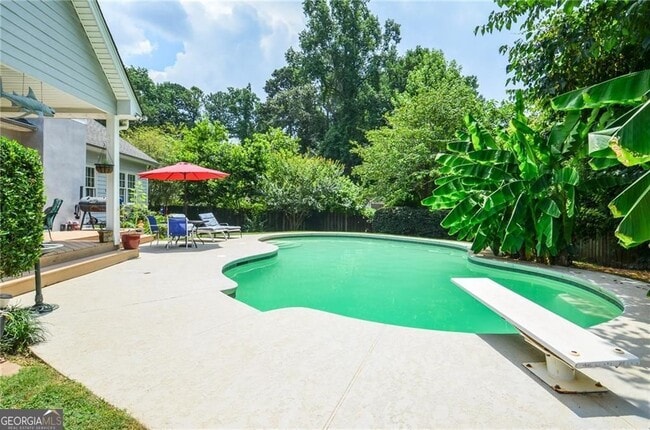 Photo - 223 Windsong Ln SW