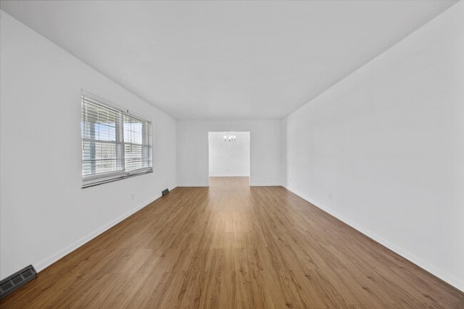 Photo - 930 Corning Rd