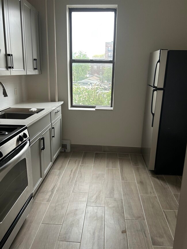 Photo - 7111 Palisade Ave Unidad B2
