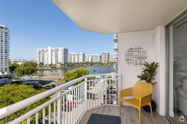 Building Photo - 18051 Biscayne Blvd Unit 502 Rental