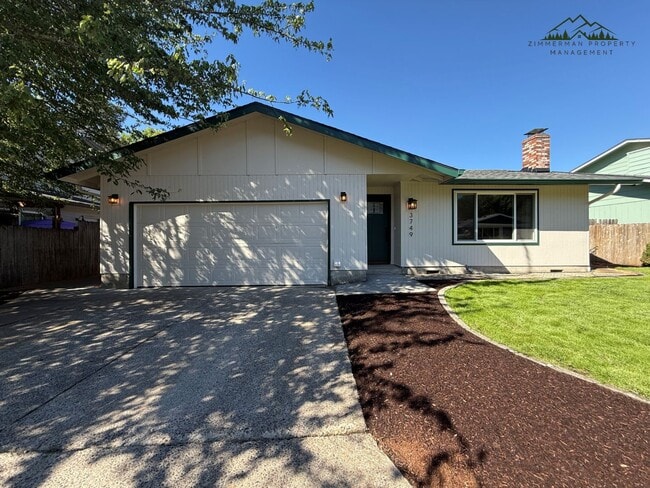 Building Photo - Updated Churchill 3 bedroom 2 bathroom Home