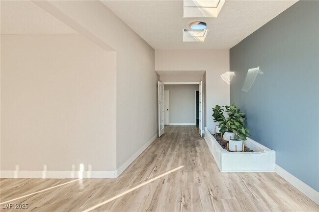 Photo - 2129 Michael Way