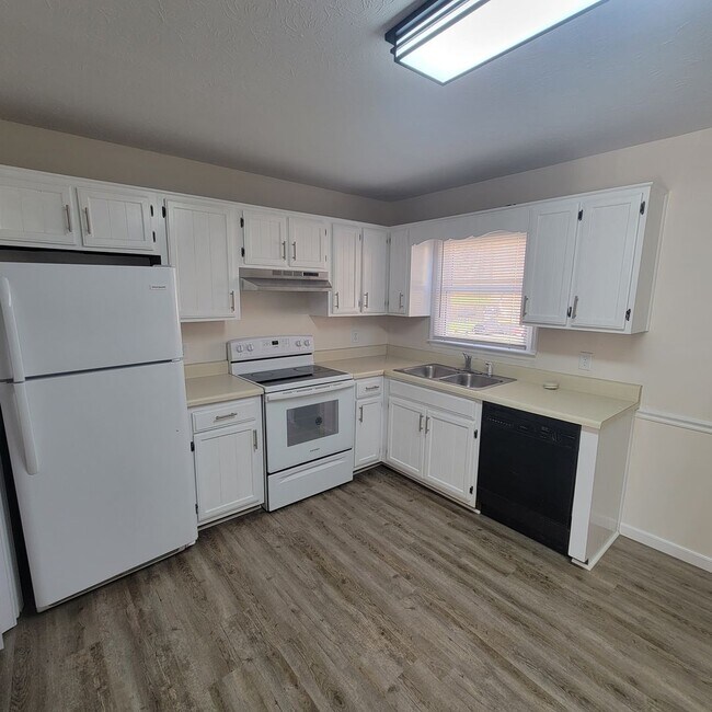 Photo - 1819 Stargazer Dr Unit 1819 Stargazer Ave Apt 3