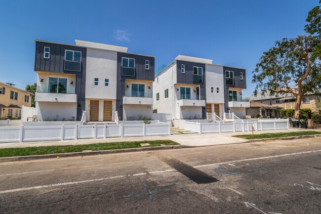 Photo - 4295 1/2 Tujunga Ave