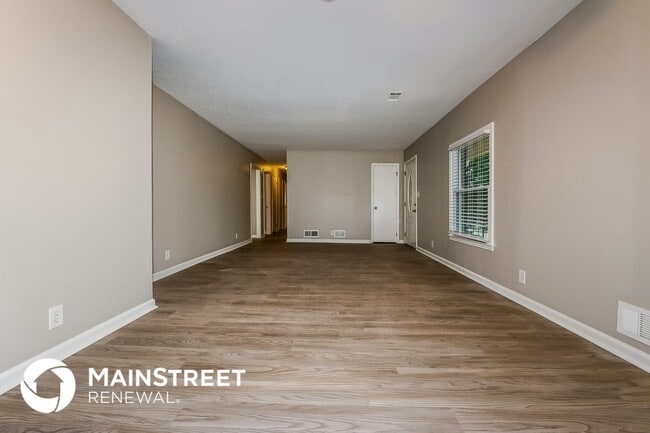 Photo - 4492 Raleigh Dr