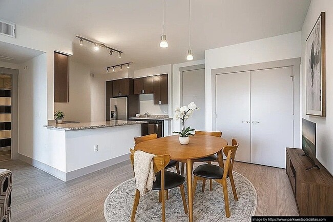 Photo - 3109 Douglas Ave Unidad 342