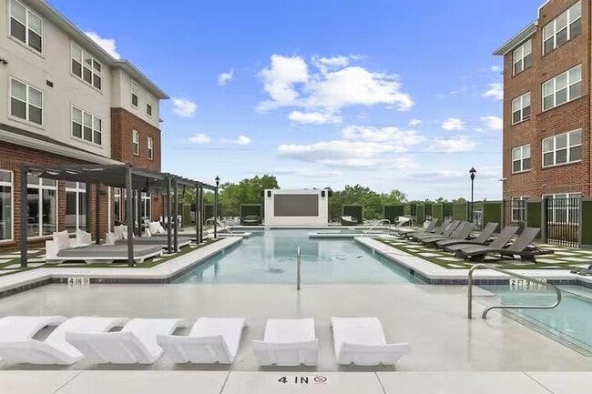 Photo - 680 6th Ave NE