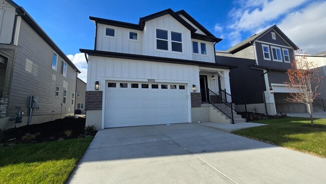 Building Photo - 1005 N 3620 W