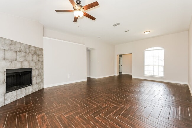 Photo - 613 Fawn Meadow Trail