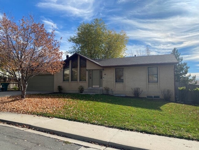 Photo - 538 Heather Rd