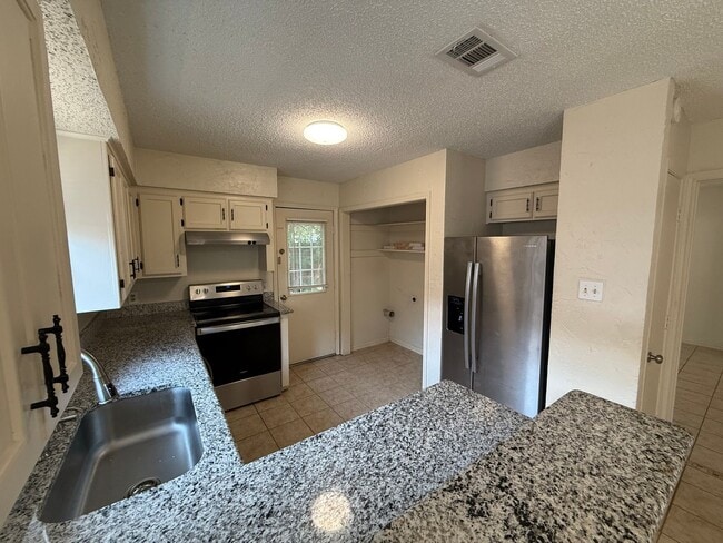 Photo - 2 bedroom 1 bathroom Duplex in 76015