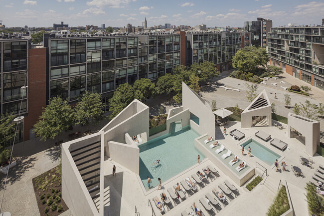 The Cove Pool Club - Palazzo at The Piazza Apartments