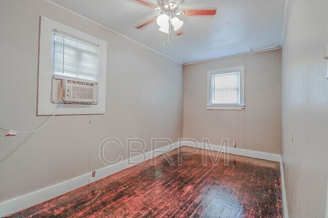 Photo - 2429-2423 23rd St