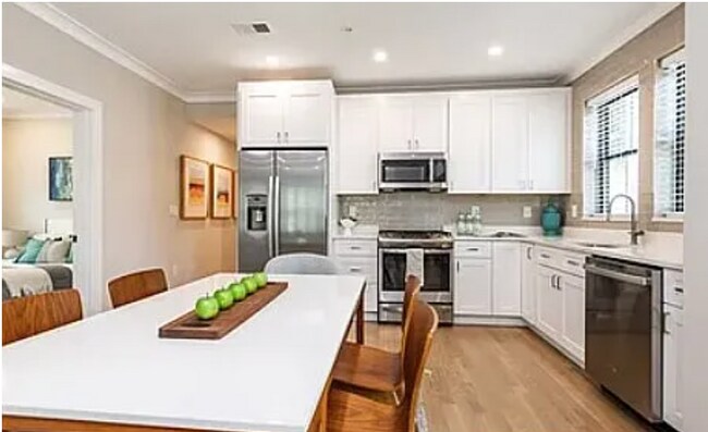 Photo - 283 Lamartine St
