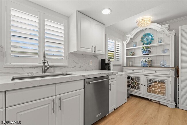 Photo - 1400 Blue Point Ave Unidad 104
