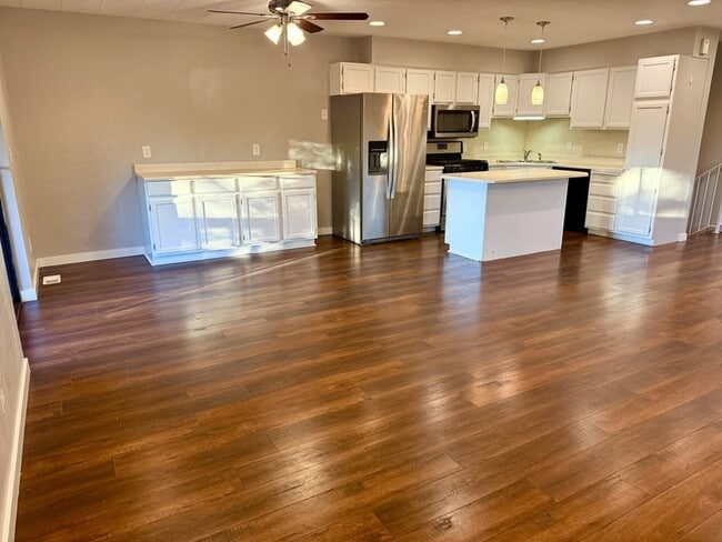 Photo - 7428 S 700 E