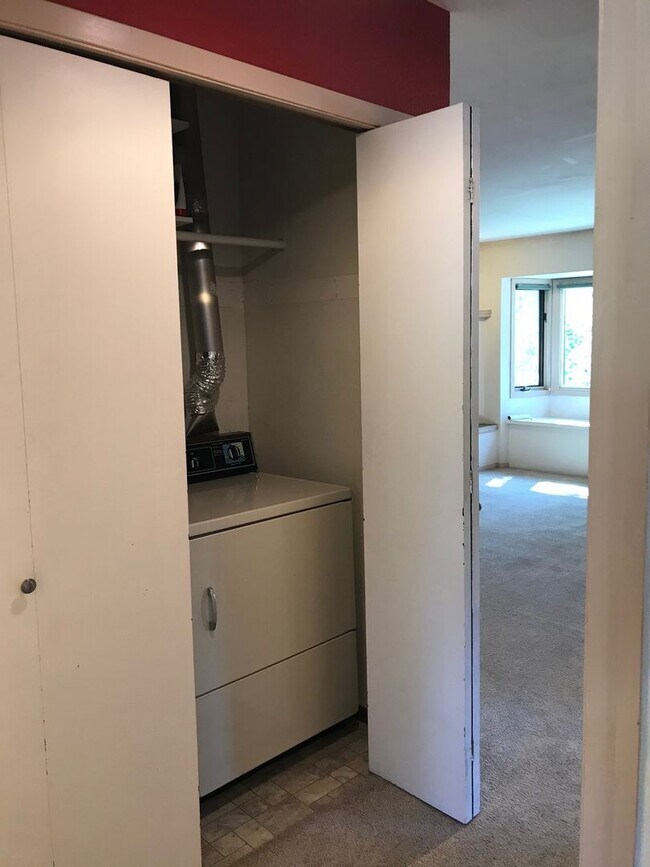 Photo - Charming 2-Bedroom Condo Near MSU – Pet Fr...