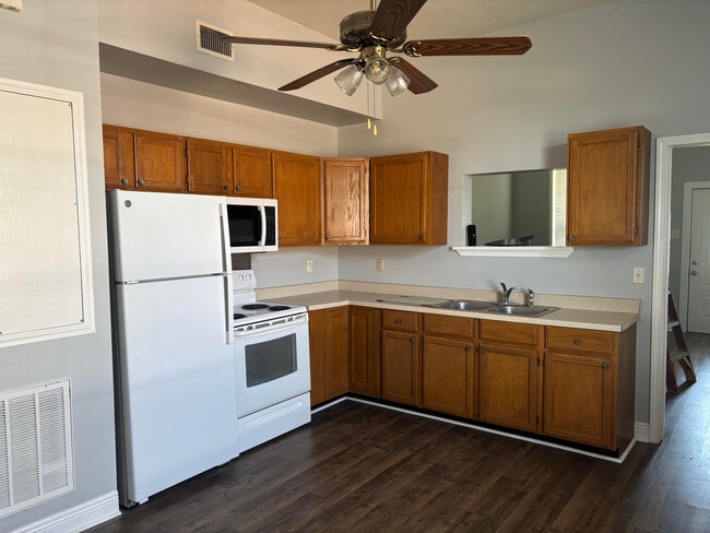 Photo - 2130 Morgan St Unit Apartment B