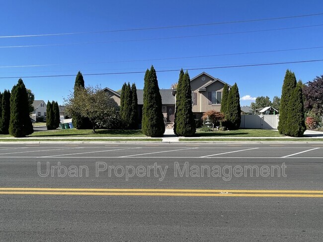Photo - 528 W 810 S