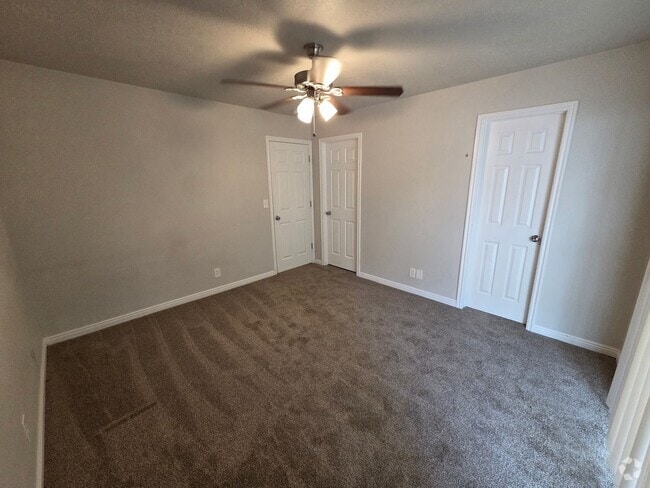 Building Photo - SGW04 - Stone Mountain Unit Patio Room (larger room) Rental
