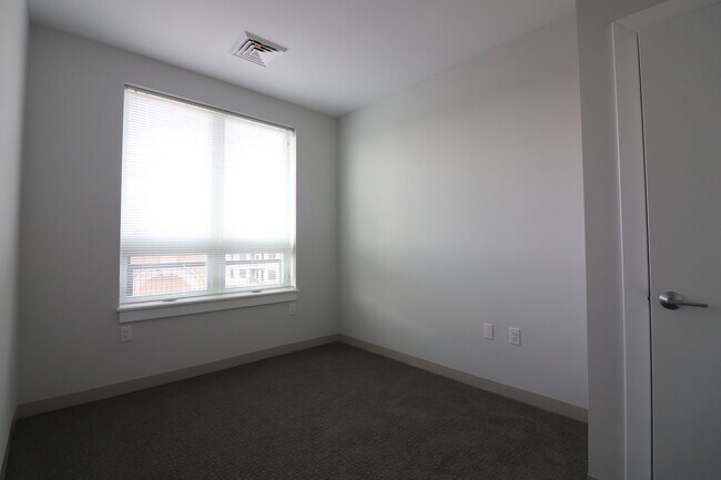 Photo - 160 Washington St