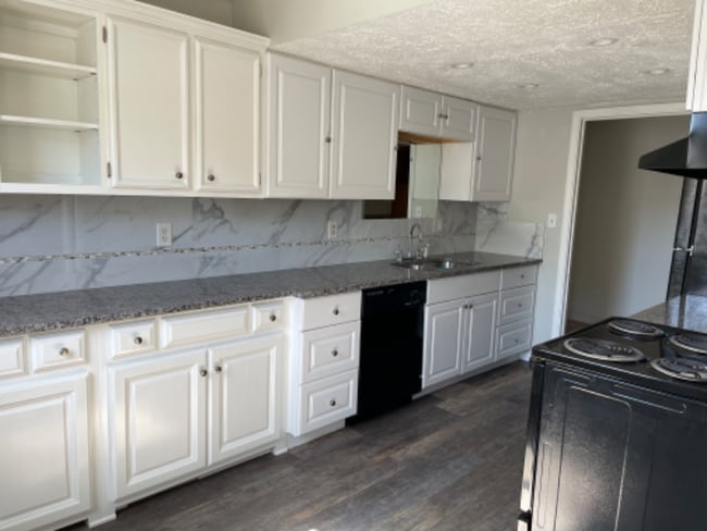 Photo - 6510 E 128th St