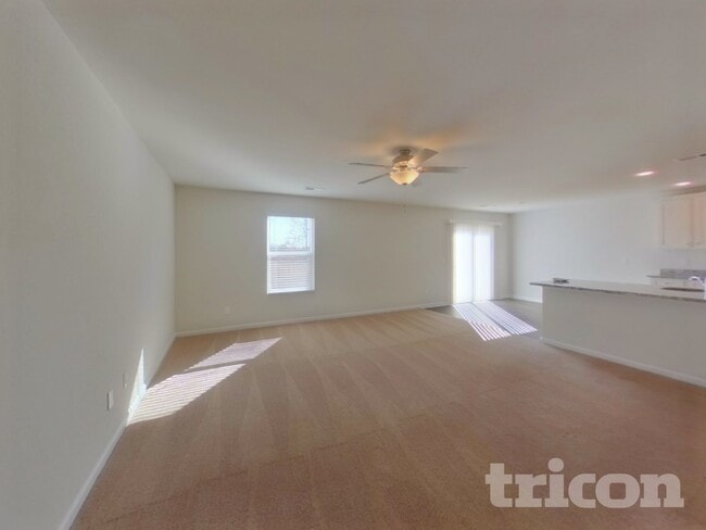 Photo - 2186 Southlea Dr