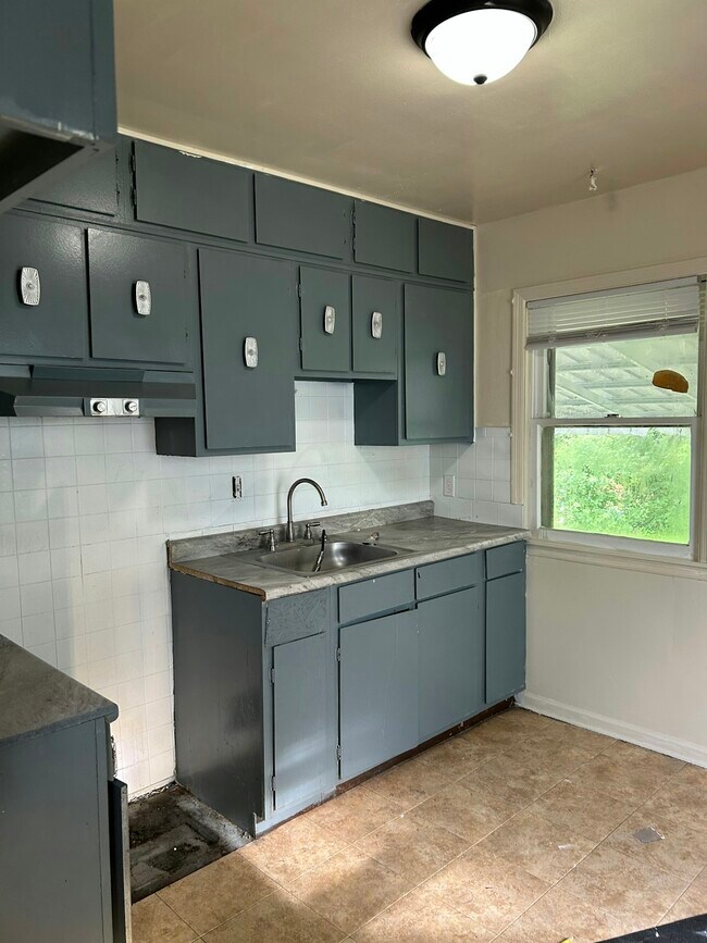Photo - 4608 St James Ave