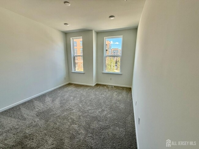 Photo - 400 Willow St