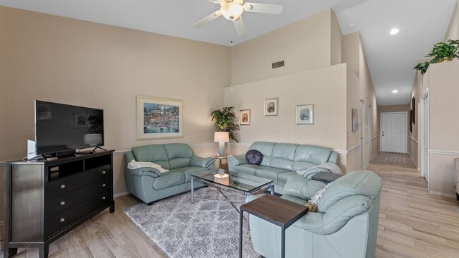 Photo - SEASONAL RENTAL IN STONEYBROOK IN ESTERO!! Unidad 21361 Lancaster Run #225