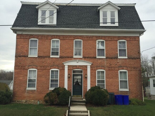 Photo - 201 Nashville Blvd Apartamento Unidad A