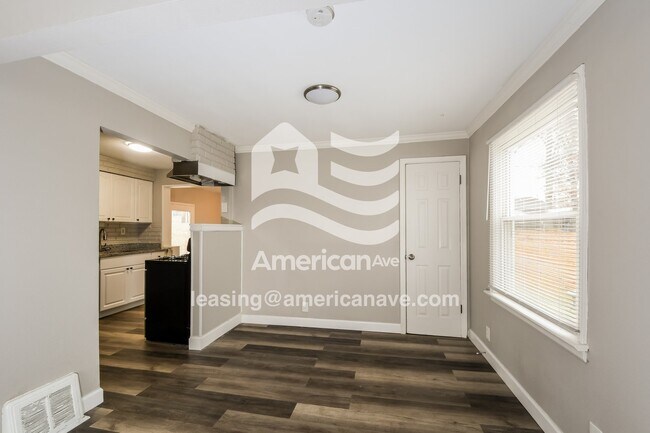 Photo - 1425 Akron Dr