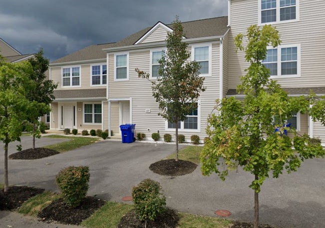 Building Photo - Available for the 2026-2027 lease term.