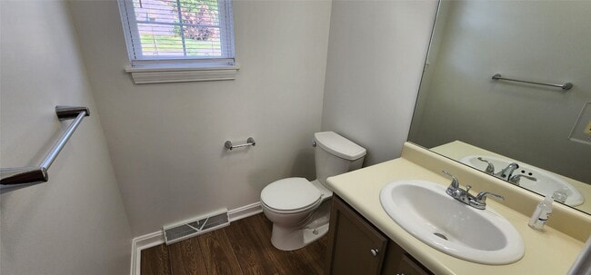 Photo - 3210 Dynes Ave