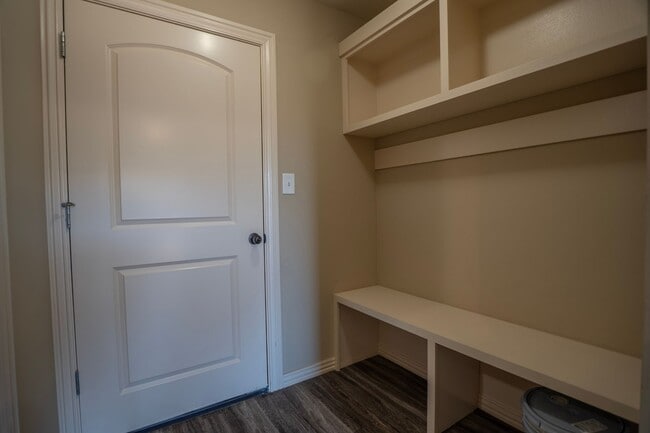 Photo - Spacious 3 Bedroom, 2 Bathroom home!