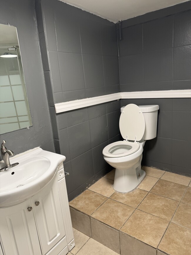 Bathroom - 1102 Range Line St