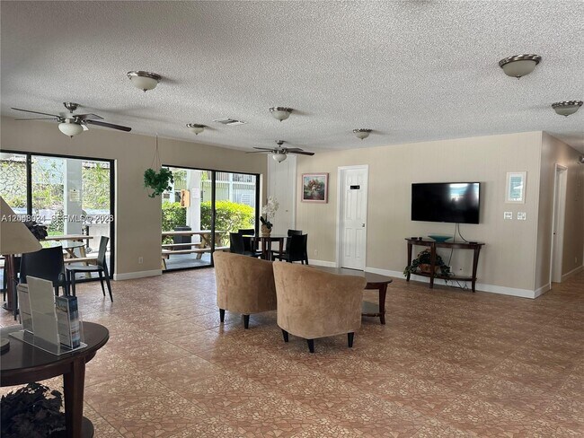 Photo - 3105 Oakland Shores Dr Unit J205
